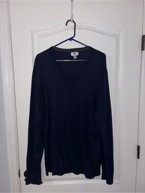 Old Navy Men's V-Neck Sweater in Navy